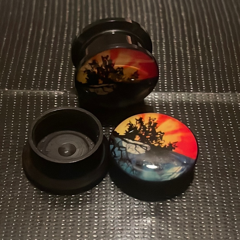 Screw fit plug